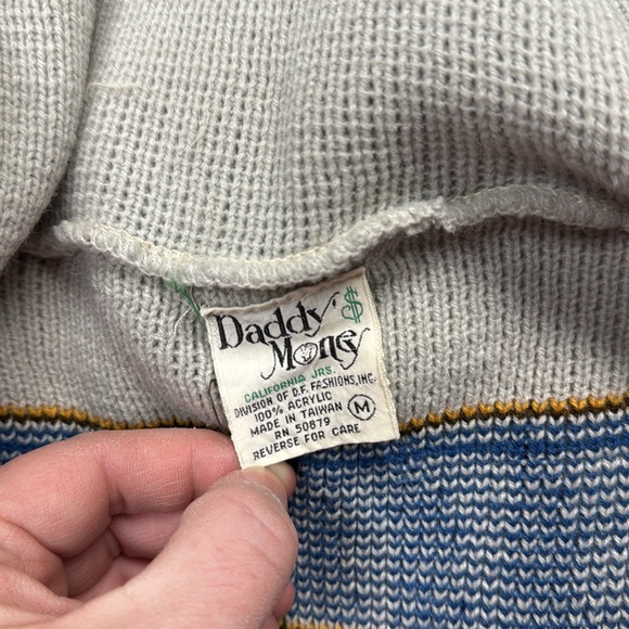 M017 // Fab Vintage Hoodie Cardigan - Aztec Inspired // M - Picture 2 of 4